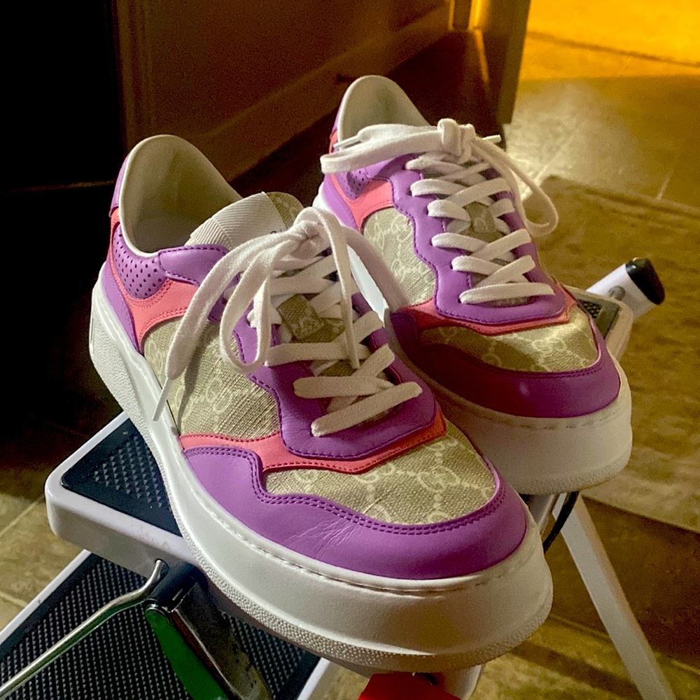 Gucci Leather Sneaker, Size 38/39